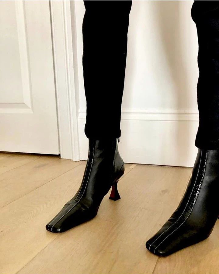 看见今年秋冬必入的第一双靴子，我方了……