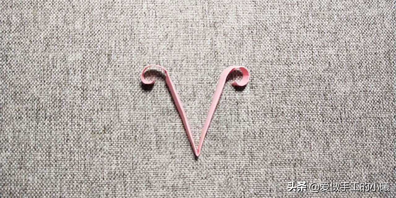 小蝴蝶折纸简单教程,小蝴蝶的折纸方法非常简单