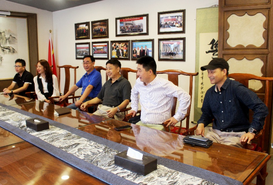 静松播报｜潜江市委常委王玉梅一行到访四川省湖北商会