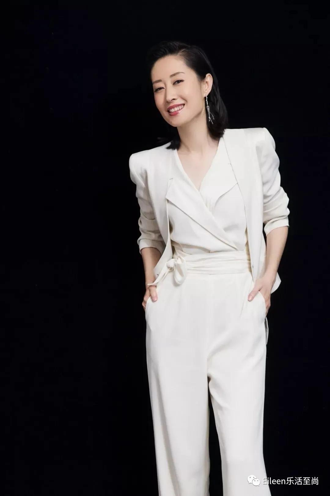 休夫复出，44岁爆红，宝藏姐姐中年叛逆记