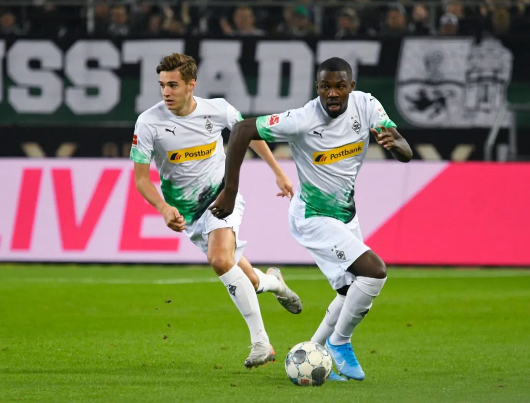 球技颜值两担当，“吊射之王”新房子