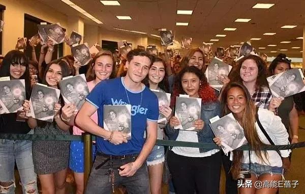 贝克汉姆大儿子利物浦,贝克汉姆大儿子是驼背吗