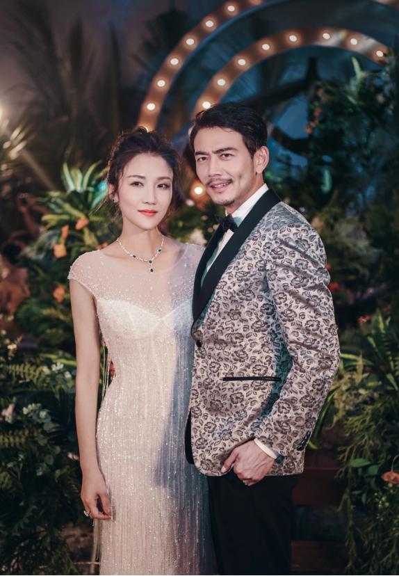 杨烁现实中的老婆照片曝光,杨烁现实中老婆