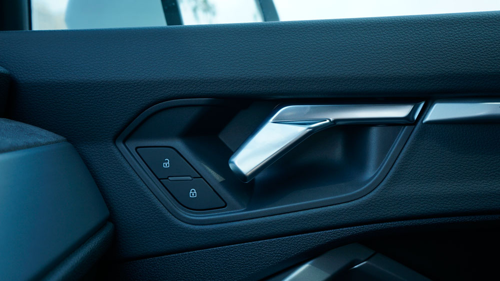 奥迪q345tfsiquattro,奥迪q335tfsi时尚动感型测评