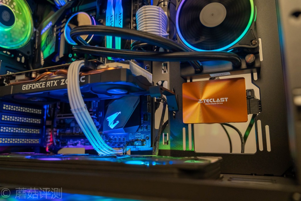 台电极光固态256g测评,台电极光固态硬盘颗粒