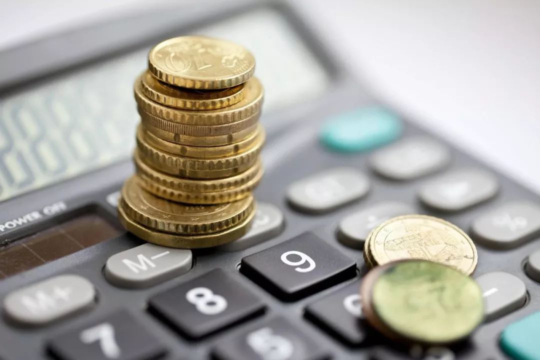 戏精“处长”打赏女主播挥金如土,百万钱款竟全是骗来的!