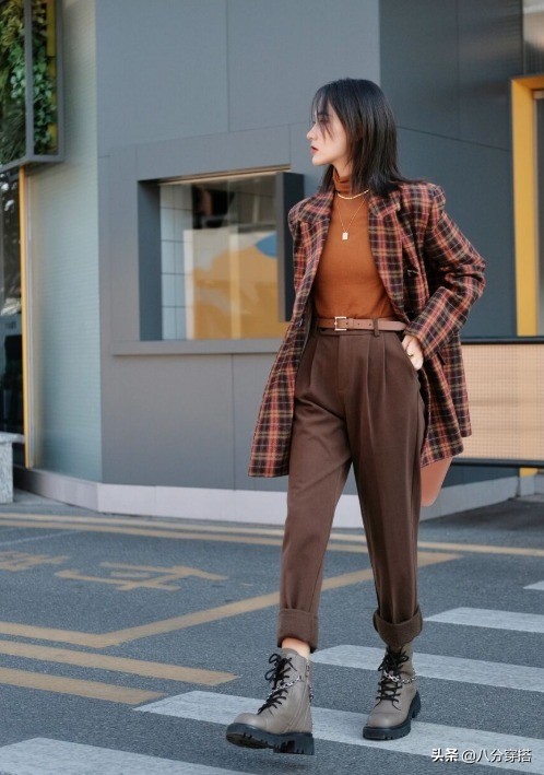 穿格纹西装知性又优雅,复古格纹西装搭配冬季