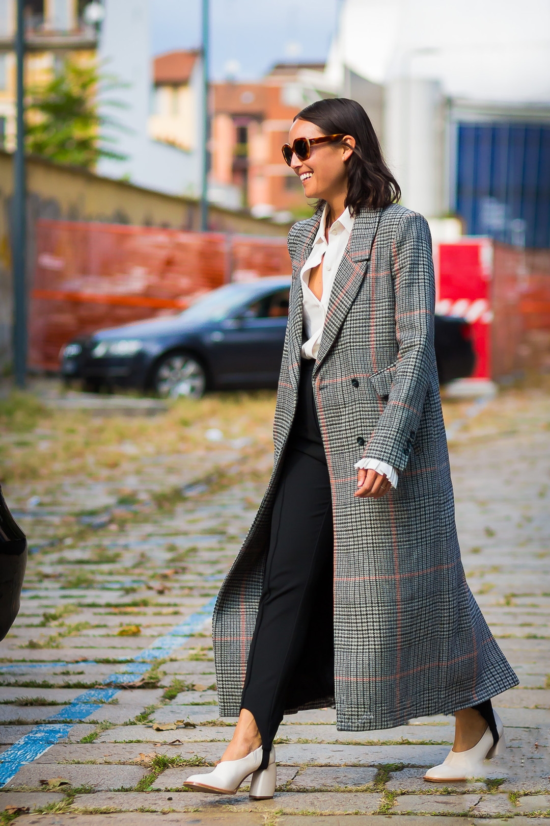 大衣配什么内搭减龄好看,驼色大衣内搭什么颜色减龄