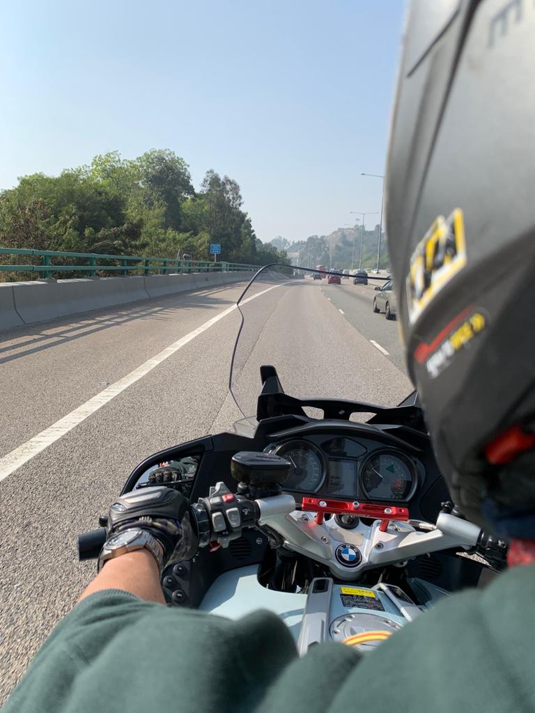 宝马r1200r深度测评,宝马警用摩托车r1200rt