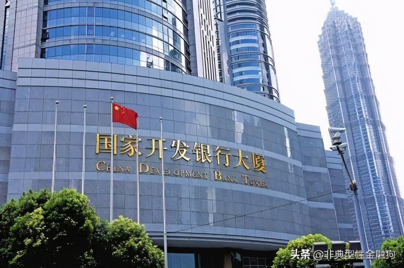 一文读懂中国商业,一文看懂中国金融