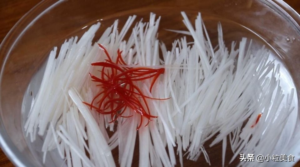 家宴上简单美味的清蒸石斑鱼,青石斑鱼除了清蒸还能怎么做