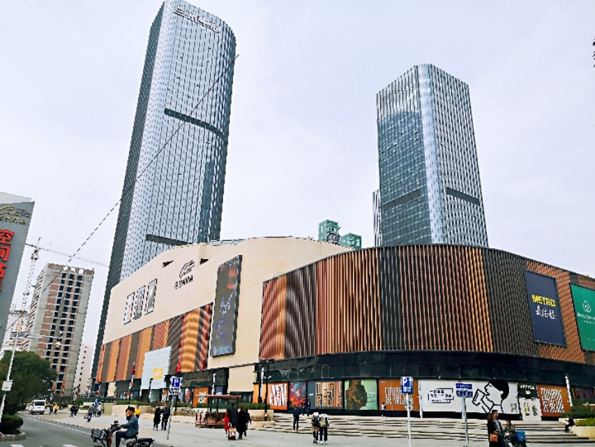 兰州新的人气王商业广场，人气指数飙升，全业态模式或是助推器