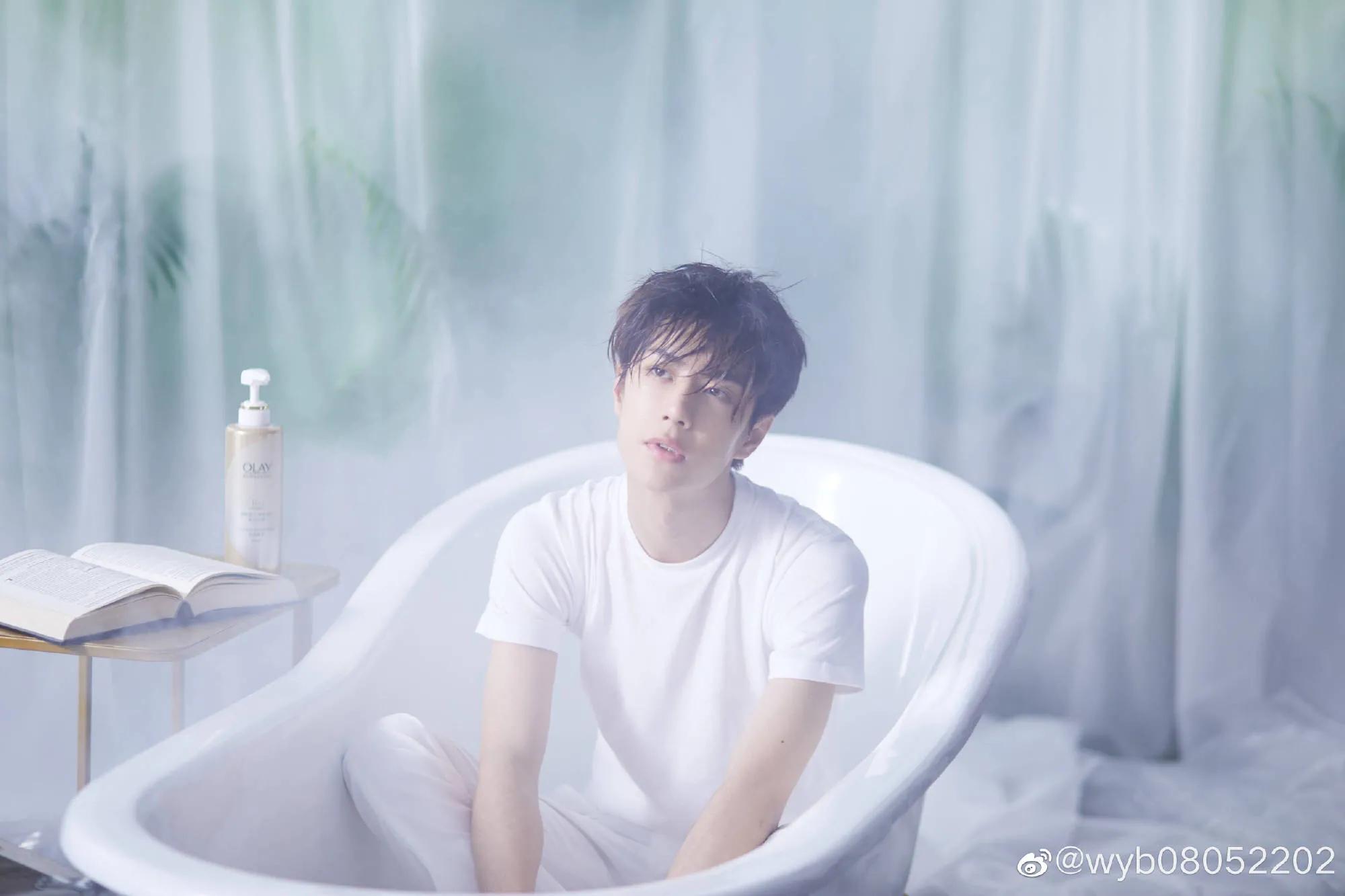 蔚蓝香水王一博身上的味道,王一博蔚蓝香水广告