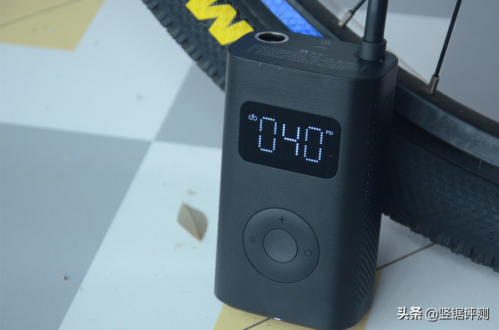 米家充气宝1s给汽车充气,去修车店给轮胎打气免费吗