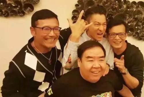 欠巨债患病住十年贫民区！影帝肥猫的兄弟周润发和恩人刘德华