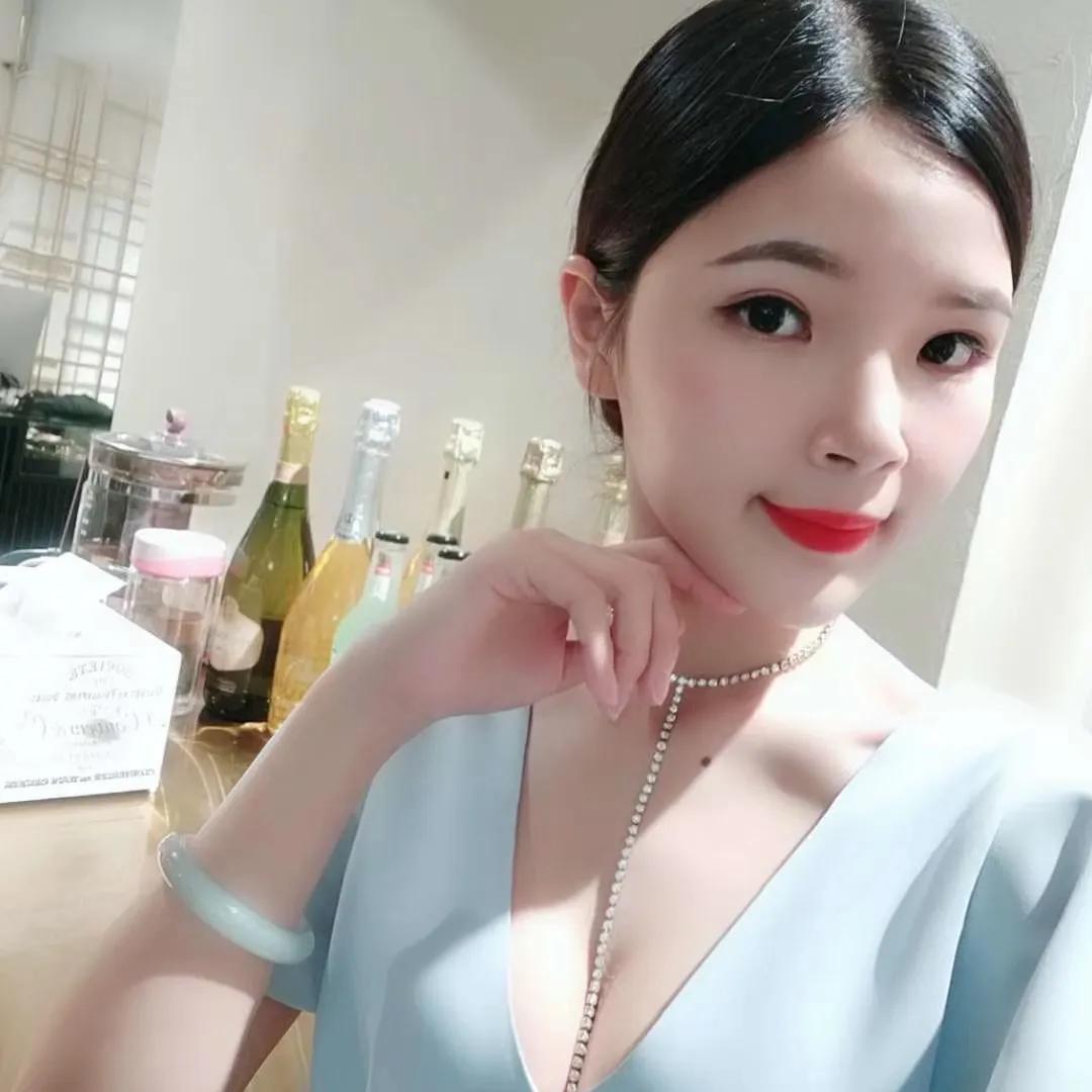 身材特别好的健身女博主,中国女健身达人网红