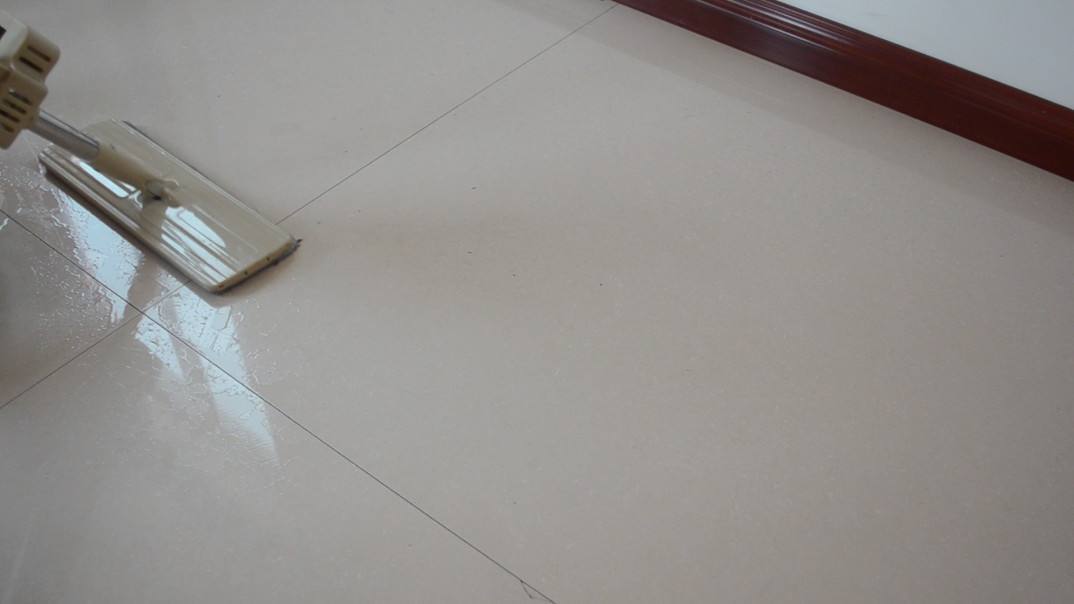 保洁阿姨拖地技巧视频,保洁阿姨拖地的手法