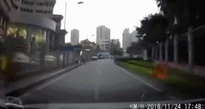 脚底很软怎么回事啊,脚底软怎么回事