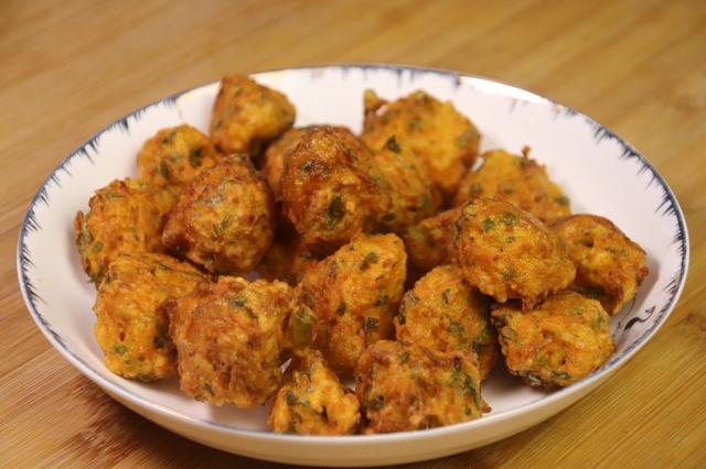 炸丸子怎么炸出来才会外酥里嫩,要炸丸子怎么样才能炸脆