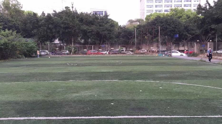 如何踢球可以不交钱,如何不花钱买到一个足球