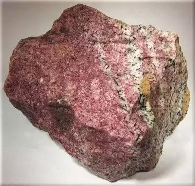 常见岩浆岩识别记录表,常见岩浆岩的认识和鉴定实验报告