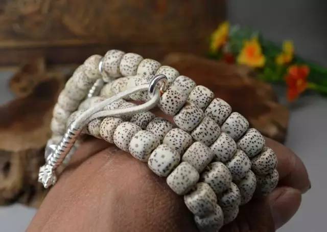 星月菩提太油怎么处理,星月菩提什么时候才能用汗手盘