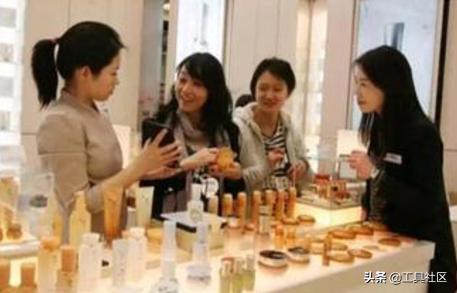 怎么卖化妆品销售技巧和话术,销售化妆品话术经典语句