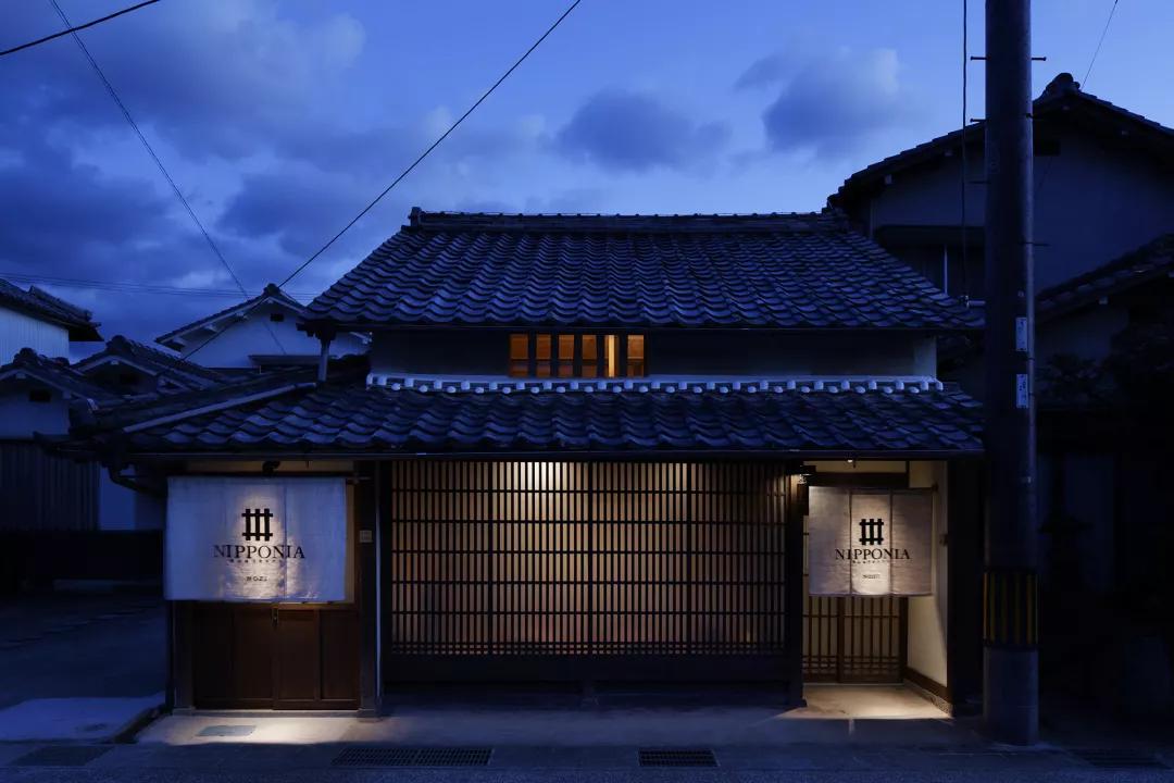 为英伦女神而生，20万日元一把的“樱和伞”，发售一小时就被抢光