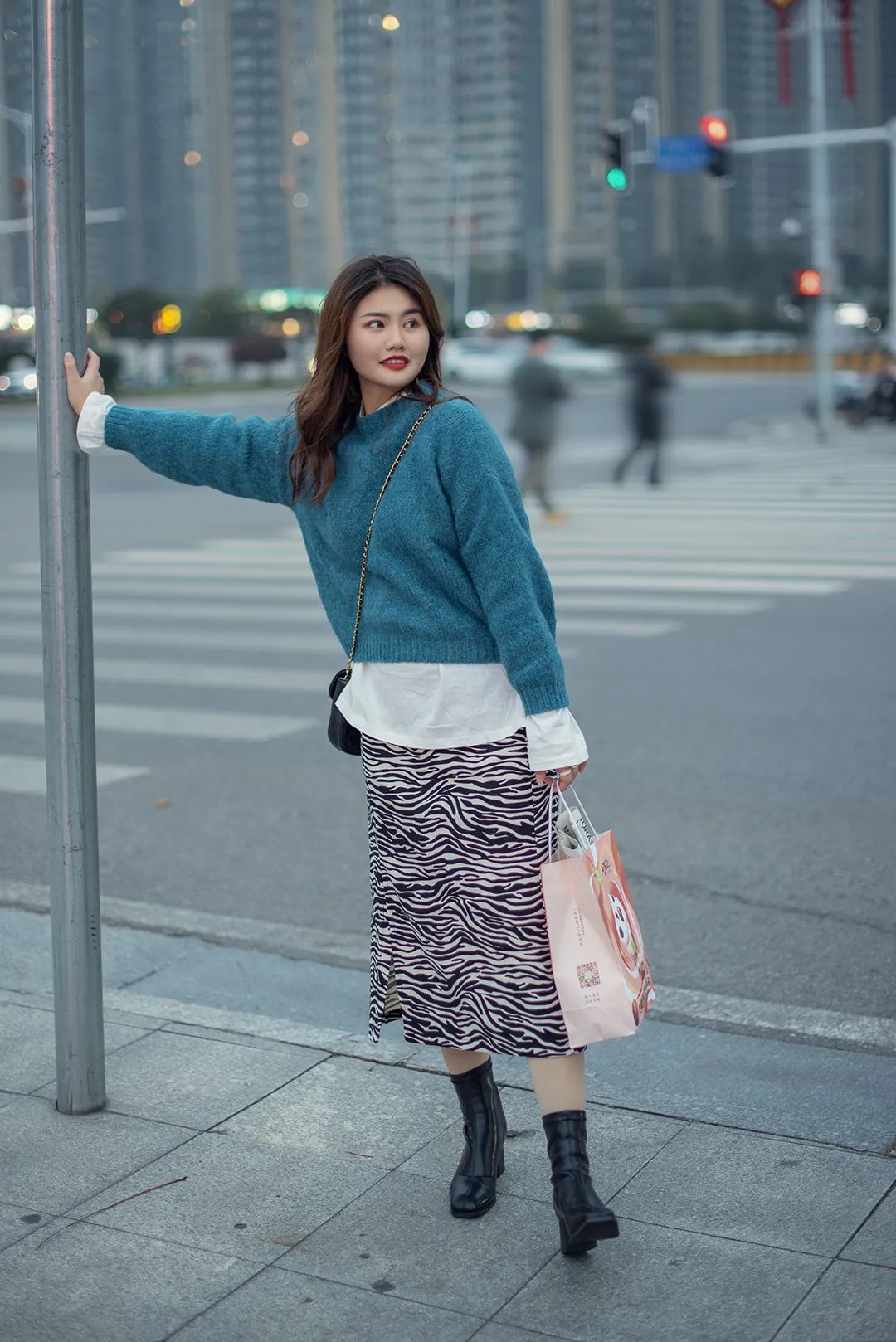 一件万能纯色打底衫,秋冬必备的打底衫