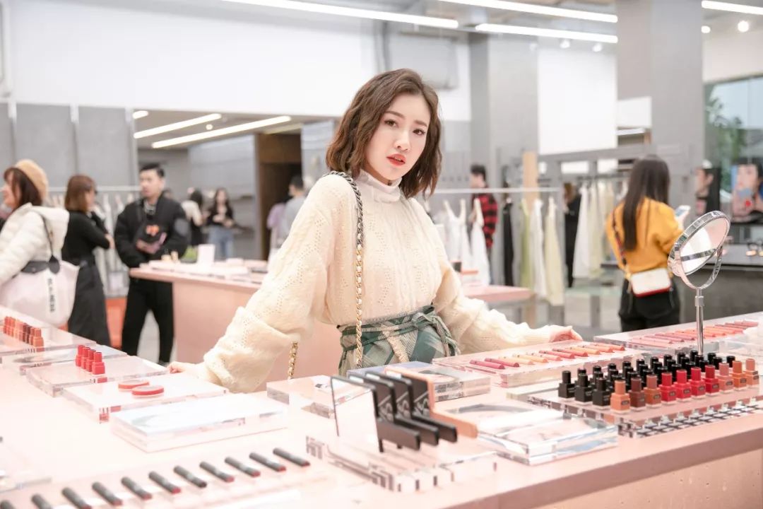 3ce旗舰店直播,3ce官方旗舰店是不是真的