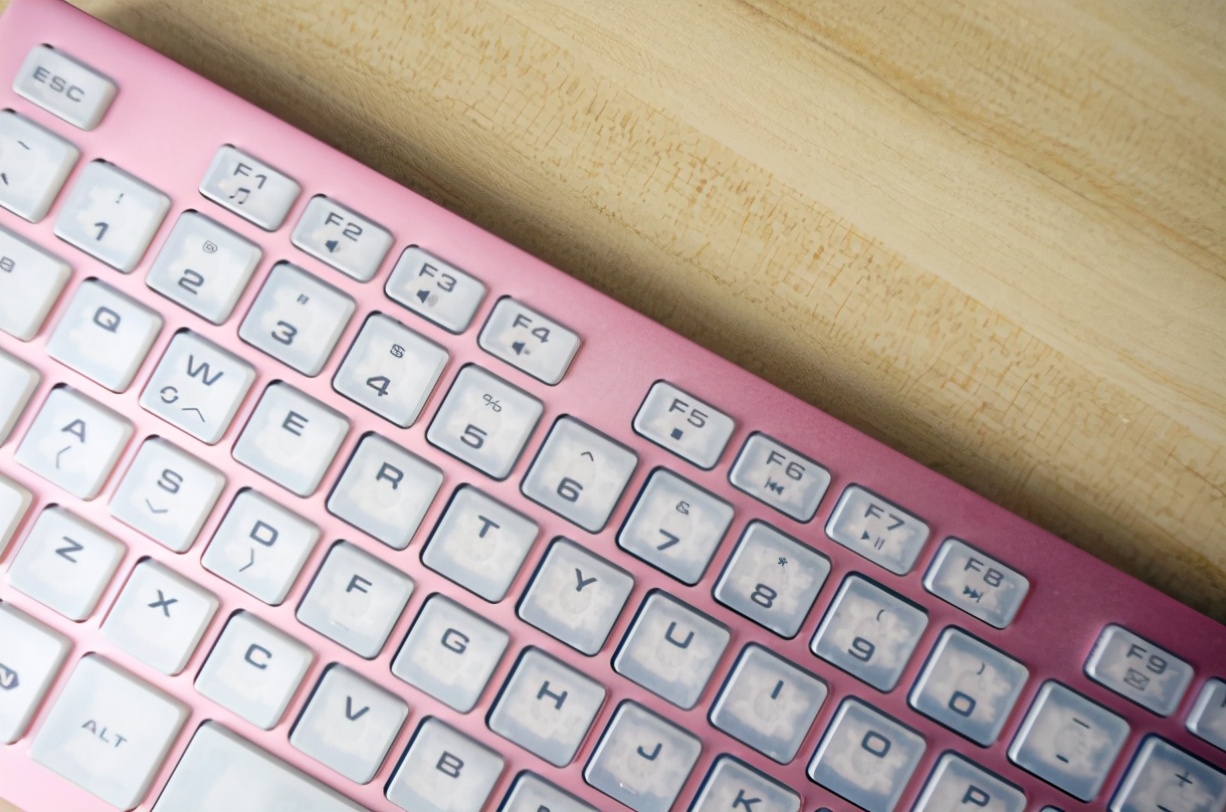 戴尔巧克力键盘测评,漂亮得不像实力派的上一句