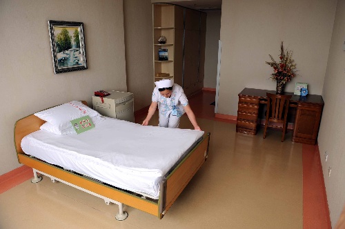 怎么护理好长期卧床病人褥疮,长期卧床的老人得了褥疮怎样护理