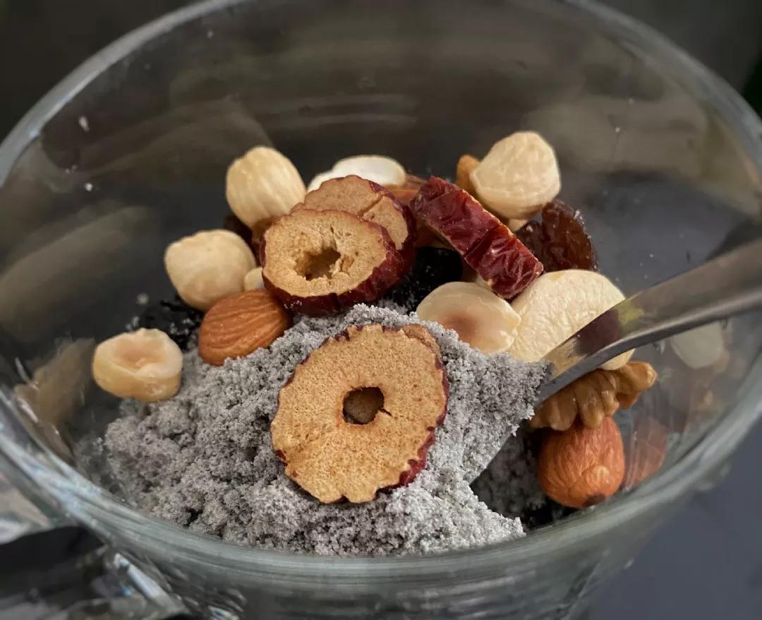 吃黑米黑豆黑芝麻可以变黑发吗,吃黑豆黑米黑芝麻白发可以转黑吗