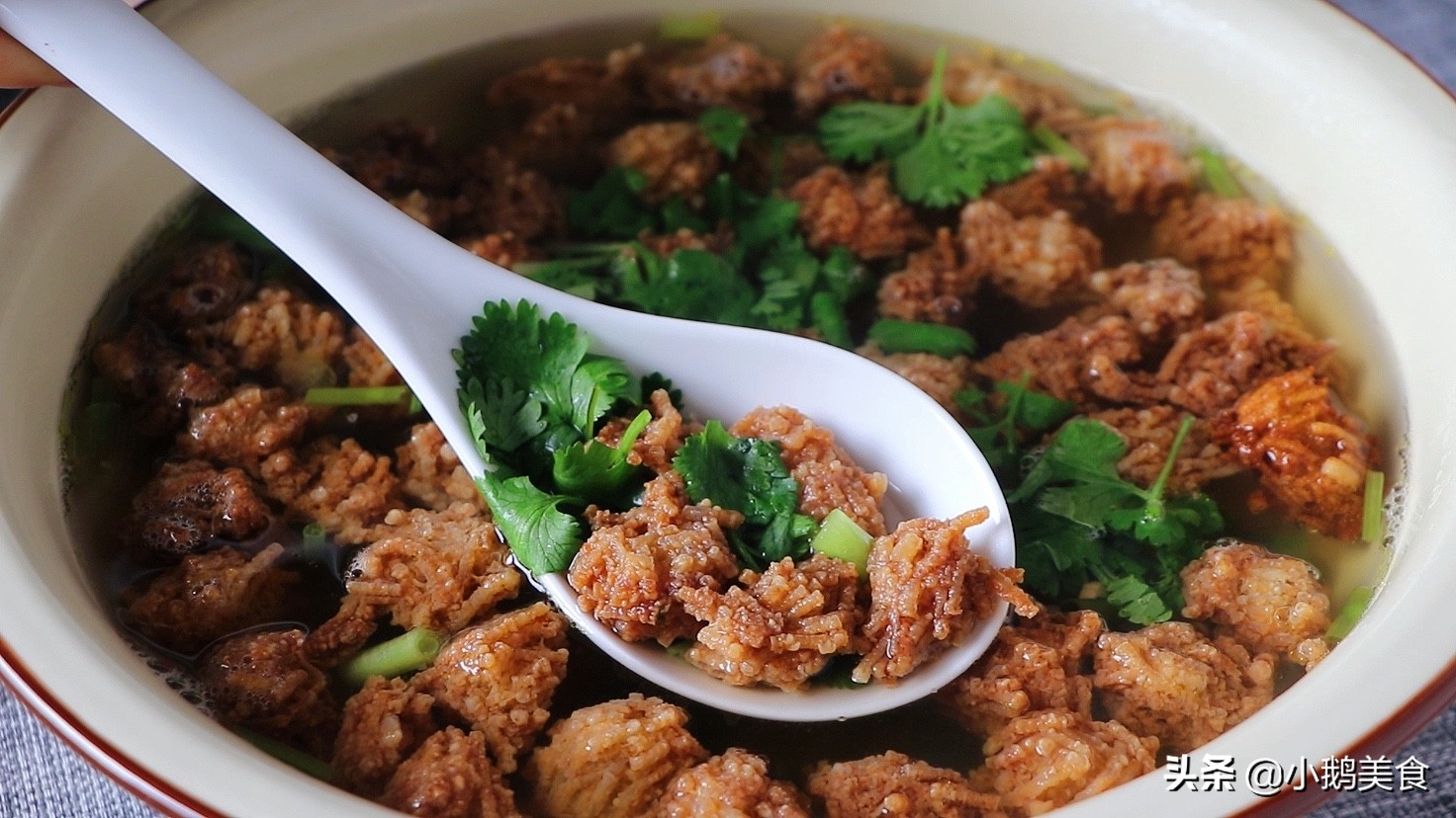 年夜饭粉条丸子的做法,年夜饭丸子怎么吃