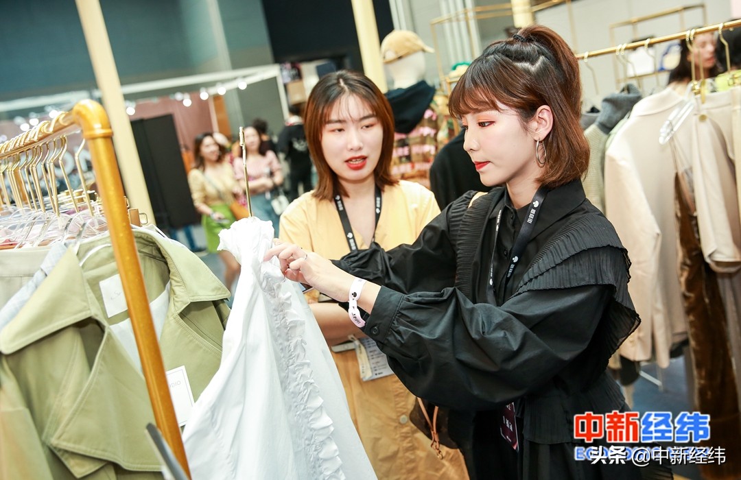 蘑菇街2季度直播,蘑菇街双十一直播视频