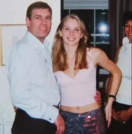 美国富豪“淫媒”死亡，“*奴性**岛”牵涉多少政要权贵？