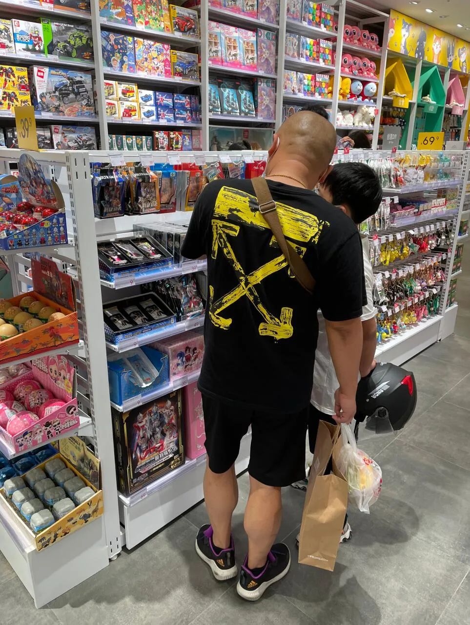 熊孩子买奥特曼卡片的新闻,奥特曼卡片3000元