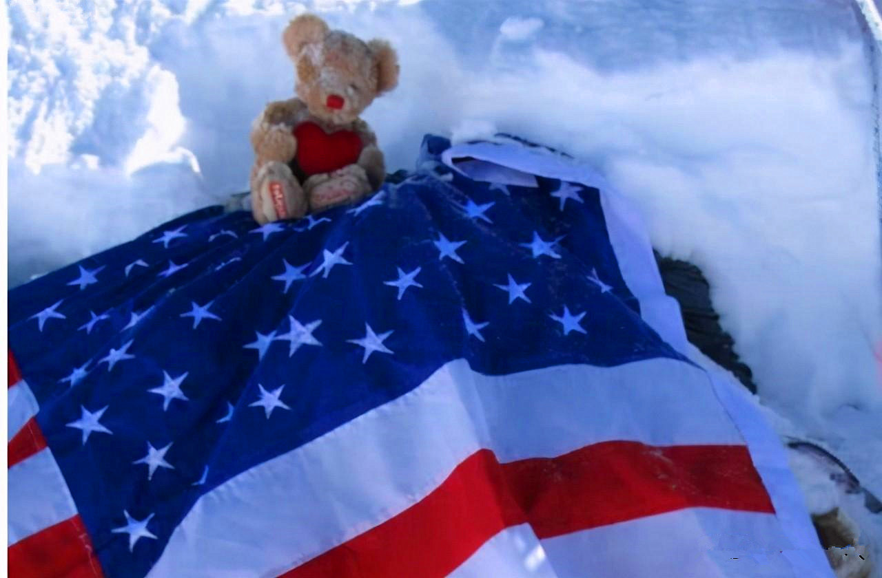 珠峰的遗体16年后发现,珠峰著名遇难者图片