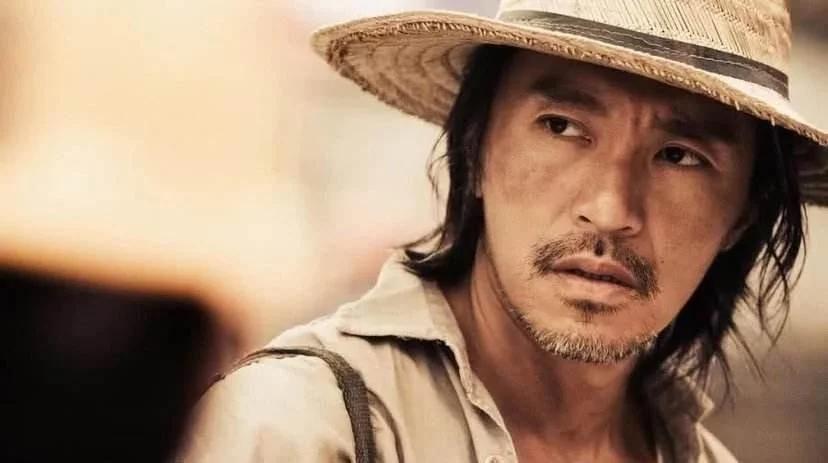 因为一张电影海报，他感激了周星驰二十多年，网友星爷最懂龙套心