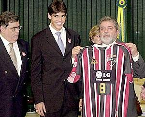 足坛十大帅哥门将,足坛巨星卡卡视频