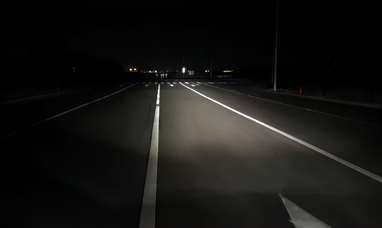 卤素大灯改led大灯违法吗,雷凌led日行灯和卤素大灯
