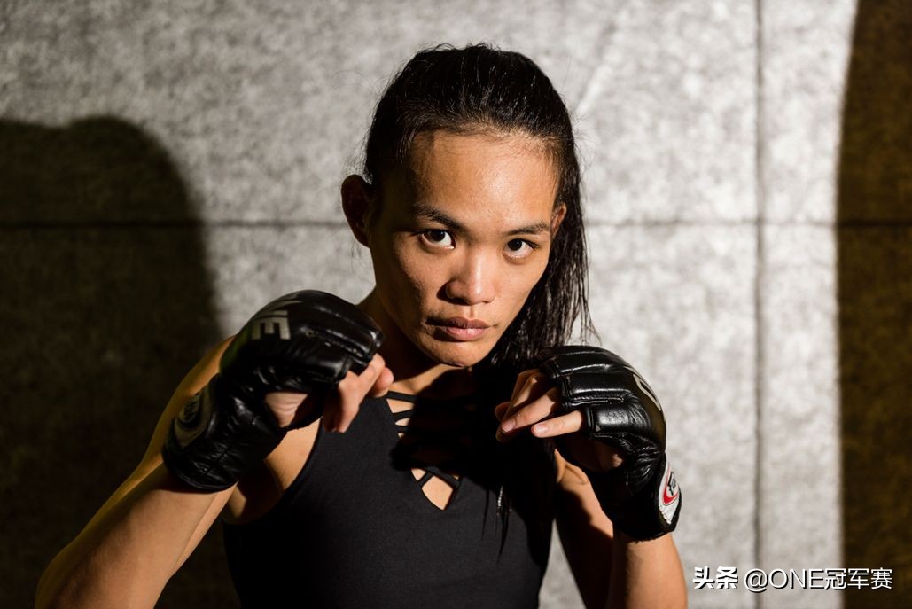 徒步800公里后，她在遗愿清单写下要成为一名拳手