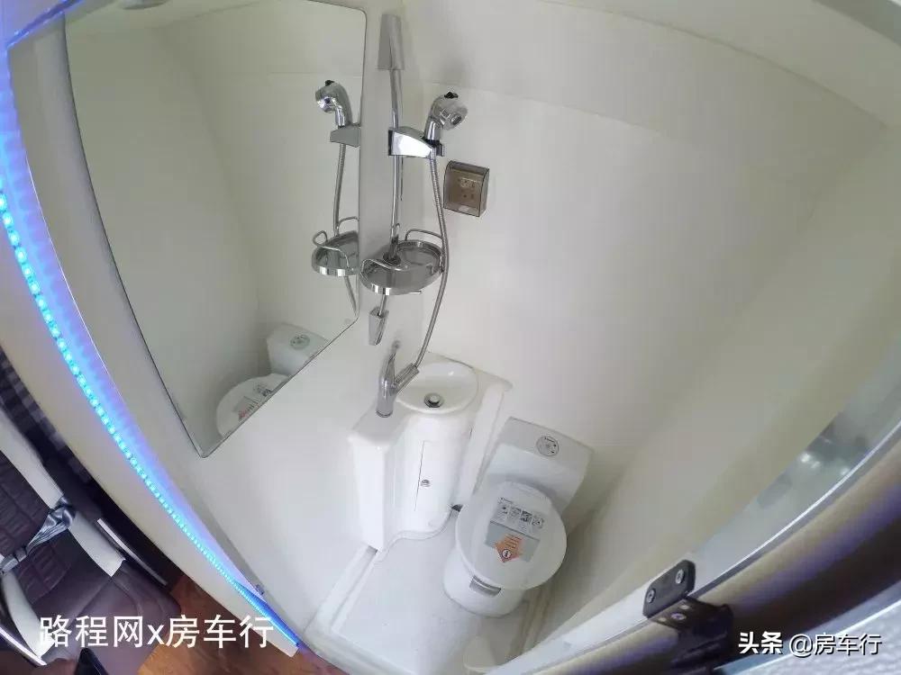 房车大全20-30万的c型房车限量版,房车价格30万元空间大全新自动挡