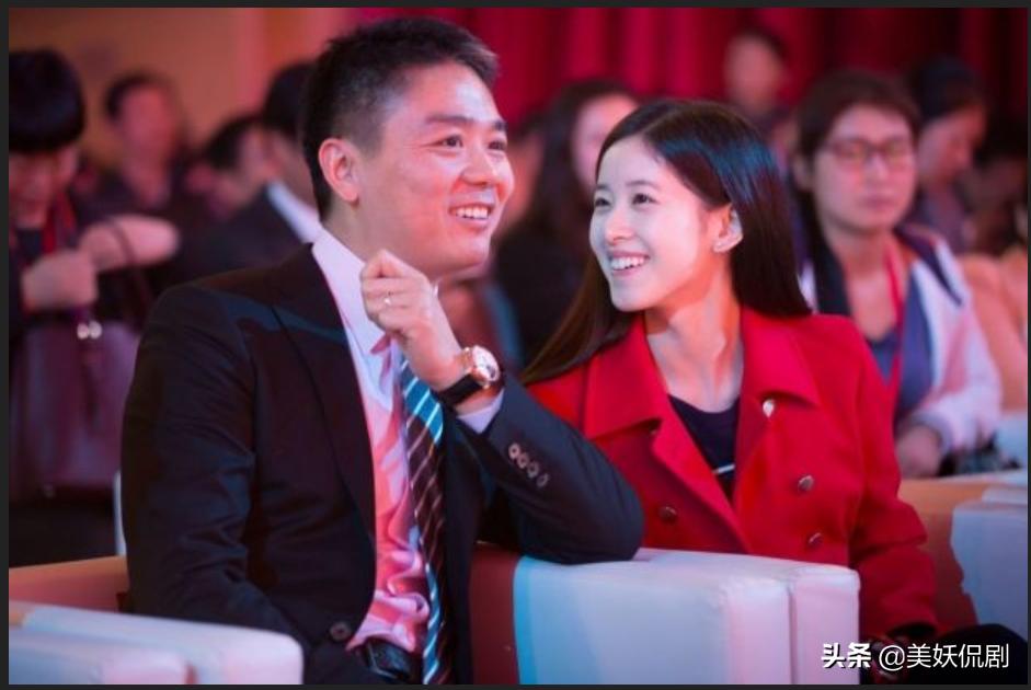 奶茶妹妹与刘强东何时开始恋爱,奶茶妹妹和刘强东亲密