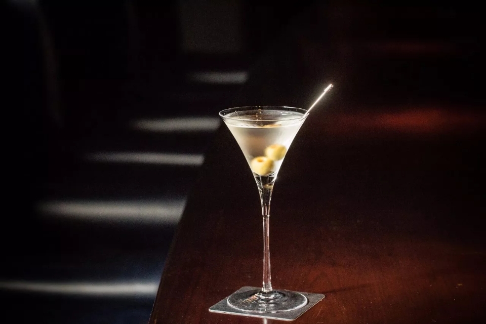 酒吧最出名的鸡尾酒叫什么,酒吧最著名的十款调酒
