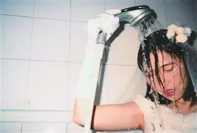 王若琳：这是一个“寻找自我的摩登故事”