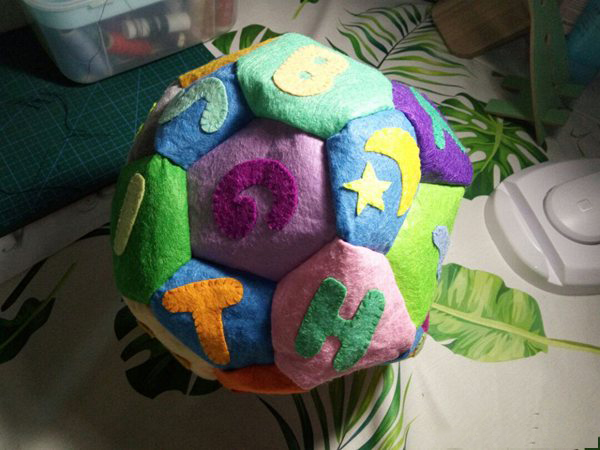 不织布足球平面图,布艺足球的做法图解