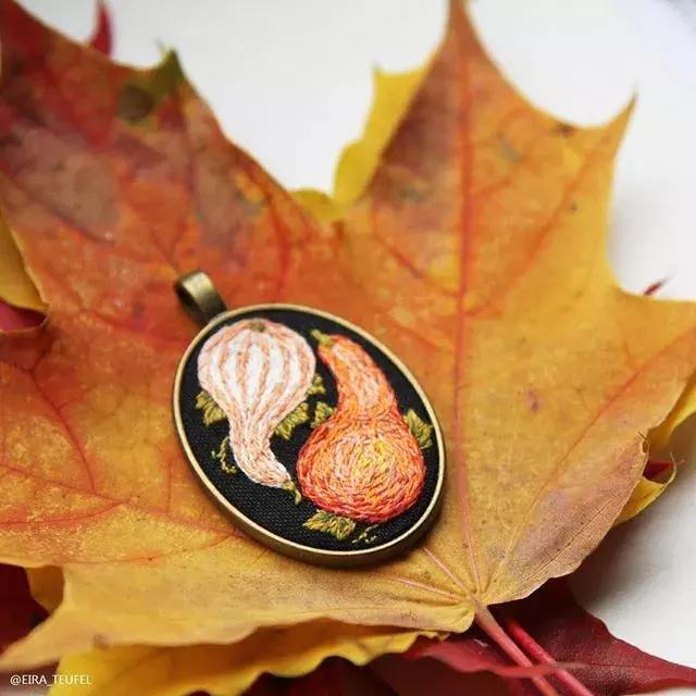 当一个程序员迷上了刺绣，就算手骨折了也无法阻止她……