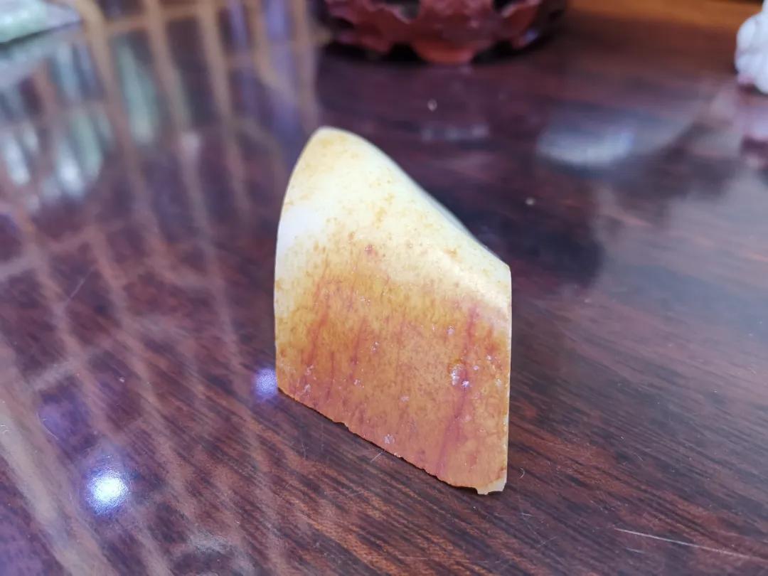 籽料伪装者视频 (俄料仿籽和田籽料的区别)