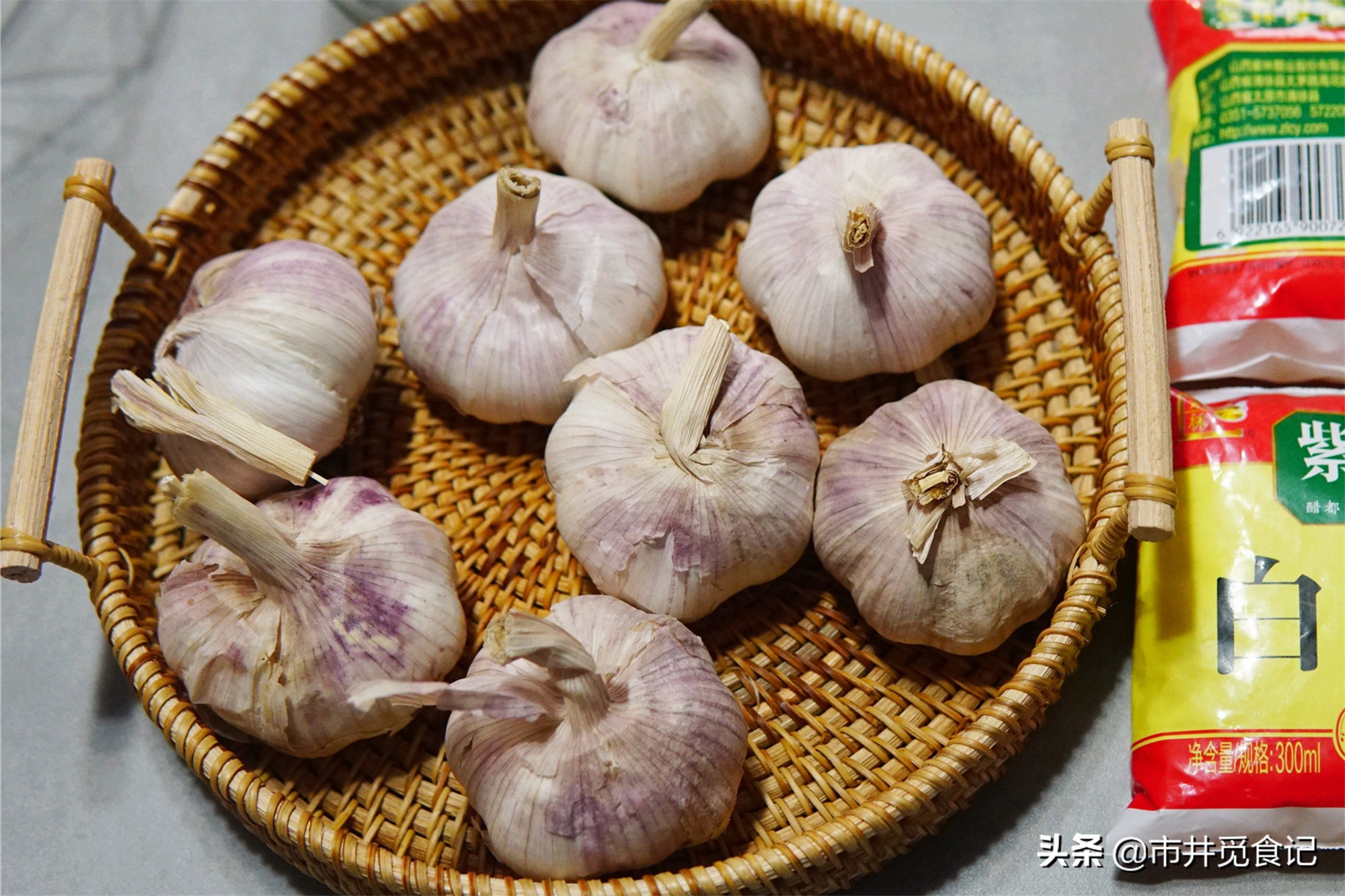 腊八蒜腌好辣怎么补救,腌腊八蒜又脆又绿方法